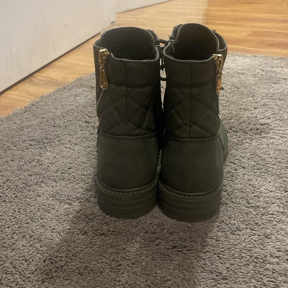 Olive short boots - Picture 7 of 8